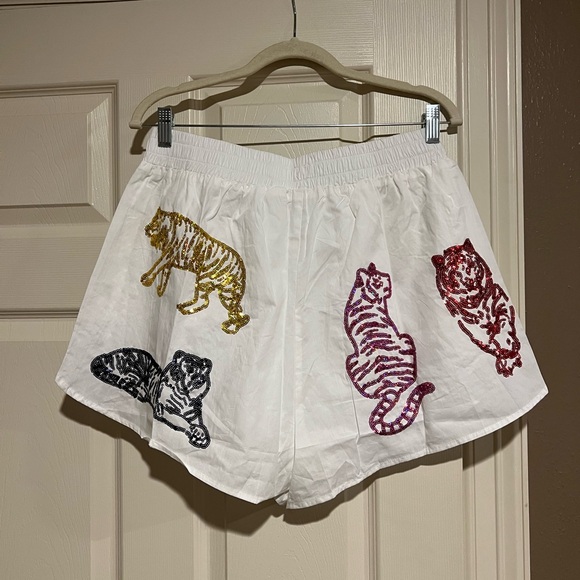 Queen of Sparkles NWT Rainbow Tiger Cotton Shorts Size L White - Picture 4 of 5